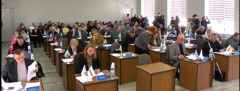 Рівненська міська рада затвердила бюджетні витрати та зміни у керівництві фракції